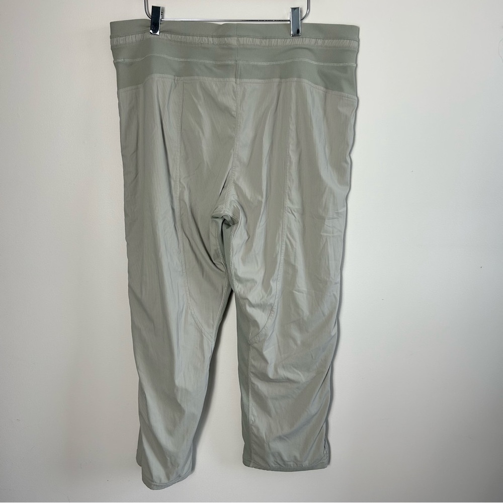 Lululemon 2022 Dance Studio Mid-Rise Crop 25" Raw Linen 14 - Picture 7 of 13